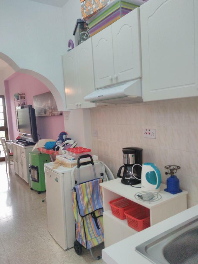 Yiota's Cute Studio Paphos Exterior foto